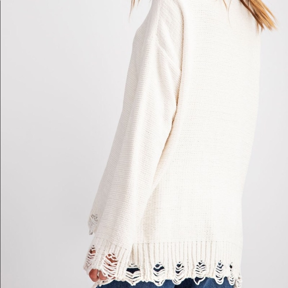 $ FIRM 🌷Cream Distressed Sweater - Picture 3 of 8